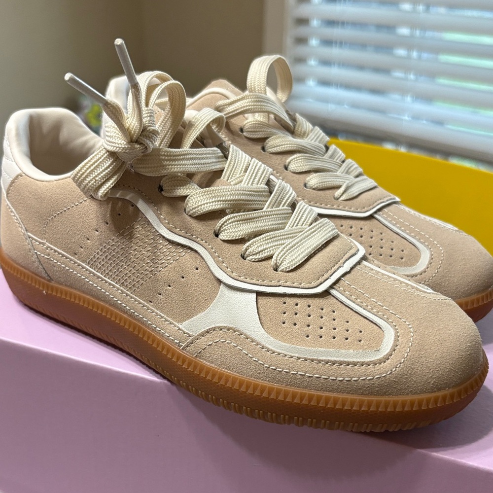 Women's Tan Sneakers